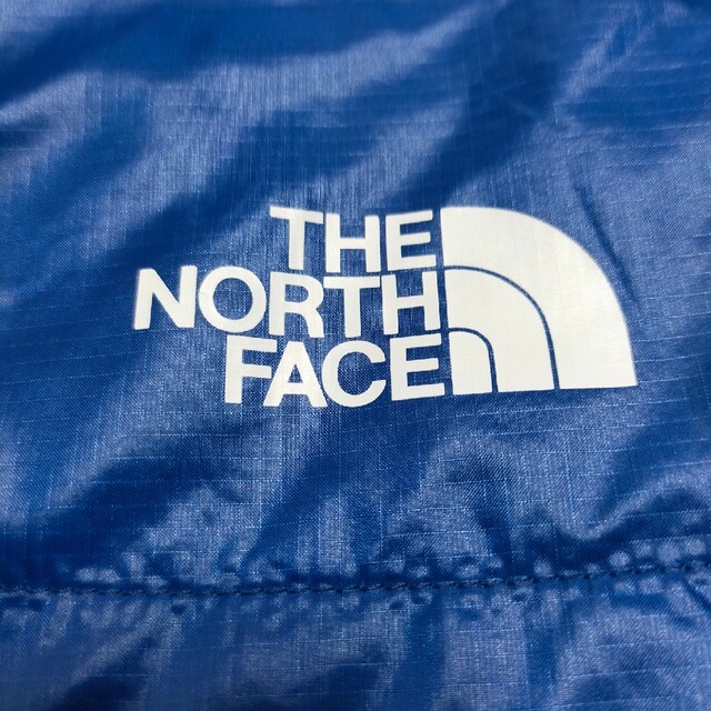 THE NORTH FACE(ザノースフェイス)の未使用　タグなし　ナイロンジャケット　ブルー　130サイズ キッズ/ベビー/マタニティのキッズ服男の子用(90cm~)(ジャケット/上着)の商品写真