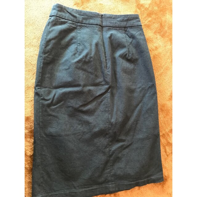タイトスカート　深緑色 レディースのスカート(ひざ丈スカート)の商品写真
