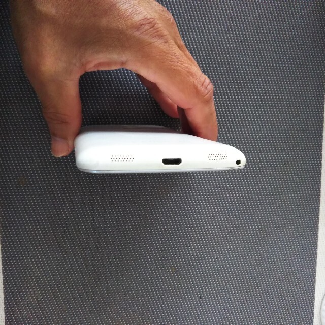 富士通(フジツウ)のスマホ本体（富士通ArrowsA301） スマホ/家電/カメラのスマートフォン/携帯電話(スマートフォン本体)の商品写真