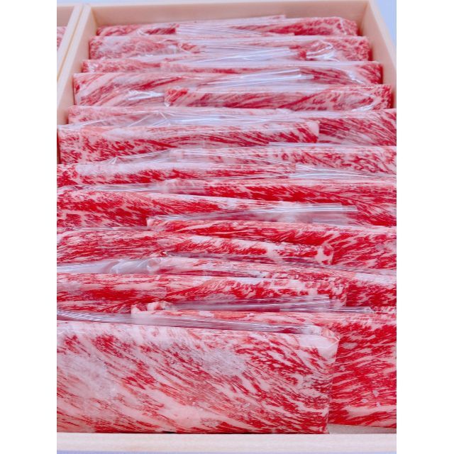 【黒毛和牛1kg】九州産A5ランク・送料無料　美味しい牛肉　ご贈答にもぴったり 食品/飲料/酒の食品(肉)の商品写真