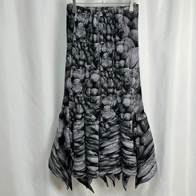 PLEATS PLEASE ISSEY MIYAKE(プリーツプリーズイッセイミヤケ)の【極美品】2006 PLEATS PLEASE 木の実 変形プリーツスカート レディースのスカート(ロングスカート)の商品写真