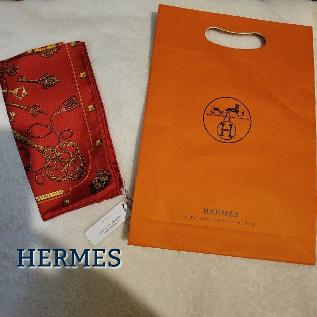 タグ付き 未使用 HERMES エルメス スカーフ カレ45 レ クレ - 小物 タグ付き 未使用 HERMES エルメス スカーフ カレ45 レ クレ - 小物