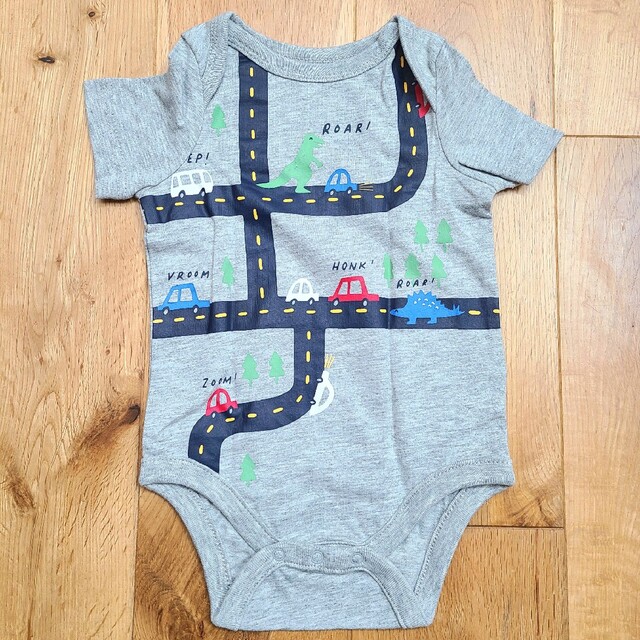 babyGAP(ベビーギャップ)のbabyGap ロンパース(半袖)60cm 2枚 キッズ/ベビー/マタニティのベビー服(~85cm)(ロンパース)の商品写真