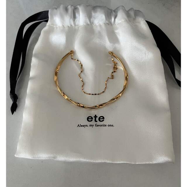 ete(エテ)のete バングル ツイスト＆チェーン　ゴールド レディースのアクセサリー(ブレスレット/バングル)の商品写真