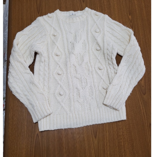 GU(ジーユー)のGU 白セーター140 キッズ/ベビー/マタニティのキッズ服女の子用(90cm~)(ニット)の商品写真
