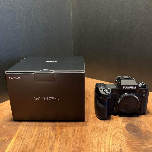 ■使用僅か　FUJIFILM X-H2s ボディ　■富士フイルムの