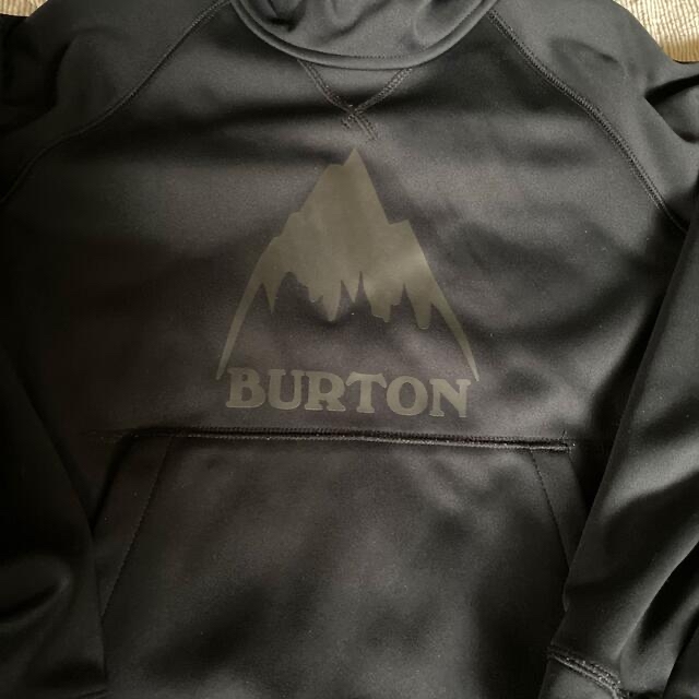 BURTON(バートン)のごまぴ様専用バートンまとめて。BURTON キッズパーカー　ブラック　S 120 スポーツ/アウトドアのスノーボード(ウエア/装備)の商品写真