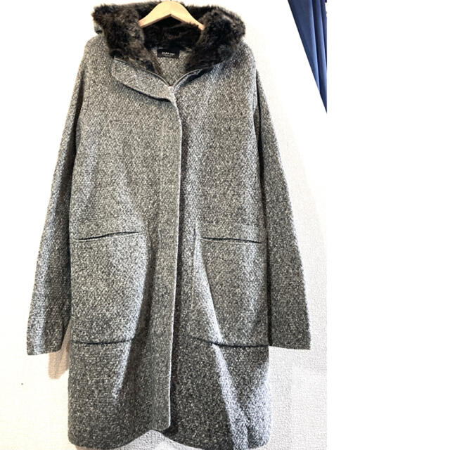 ZARA(ザラ)のZARA★ニットコート★ロング★ファー★ボア★ザラ★定価10,000円★グレー灰 レディースのジャケット/アウター(ロングコート)の商品写真