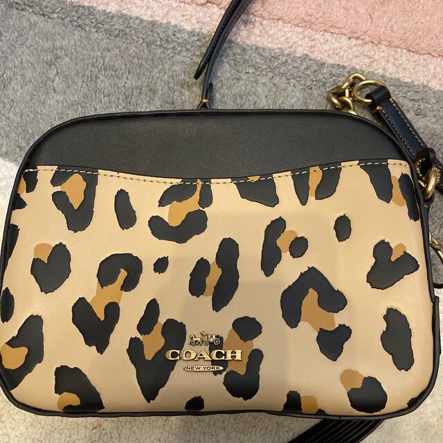 COACH(コーチ)のcoach カメラバッグ　レオパード レディースのバッグ(ショルダーバッグ)の商品写真