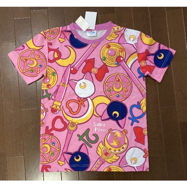 セーラームーン(セーラームーン)のUSJ限定 美少女戦士セーラームーン 総柄Tシャツ(アイコン) 完売品 レディースのトップス(Tシャツ(半袖/袖なし))の商品写真