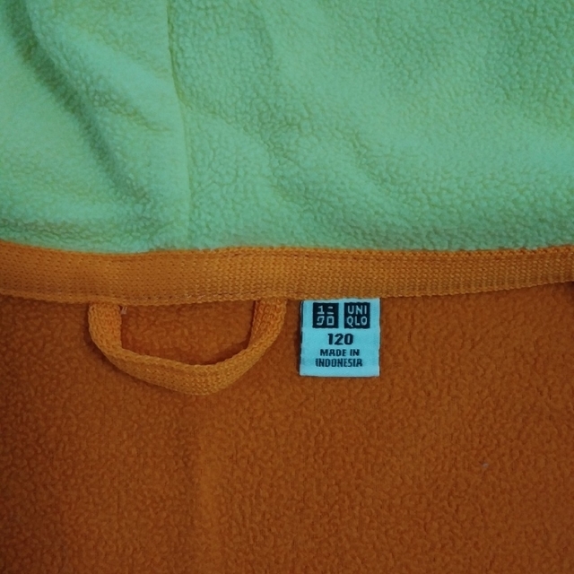 UNIQLO(ユニクロ)のユニクロ　フリース　パーカー　120 キッズ/ベビー/マタニティのキッズ服男の子用(90cm~)(ジャケット/上着)の商品写真