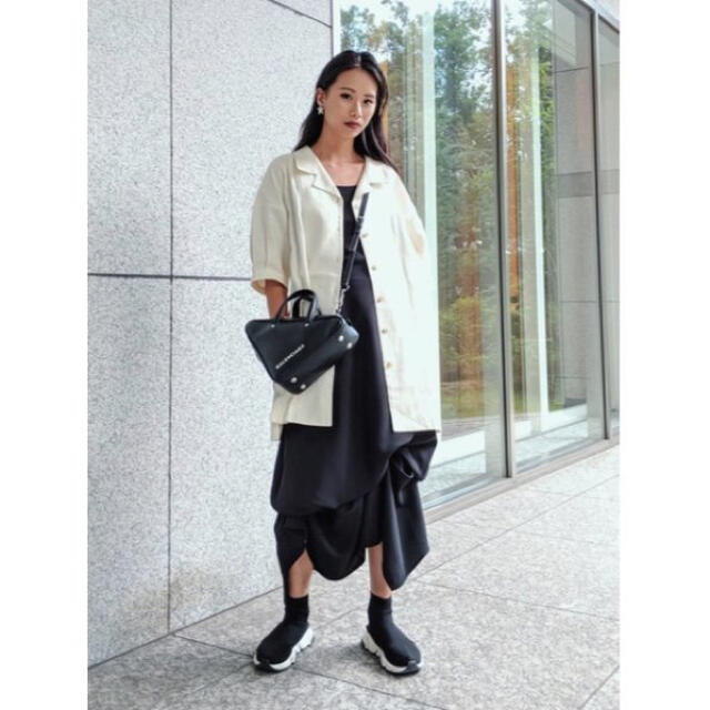 moussy(マウジー)の【moussy】 TUCK SLEEVE LONG SHIRT レディースのトップス(シャツ/ブラウス(半袖/袖なし))の商品写真