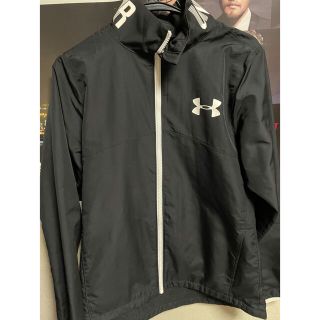 【極美品】アンダーアーマー　UNDER ARMOUR ナイロンジャケット