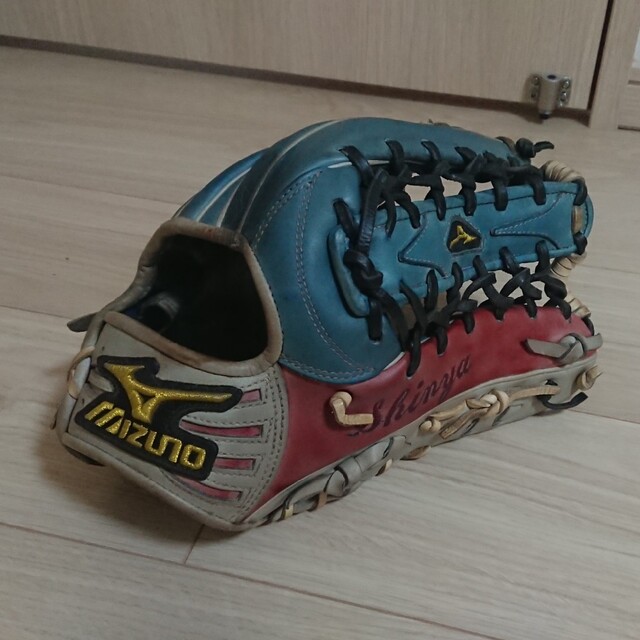 MIZUNO(ミズノ)の硬式外野手用 オーダーグローブ スポーツ/アウトドアの野球(グローブ)の商品写真