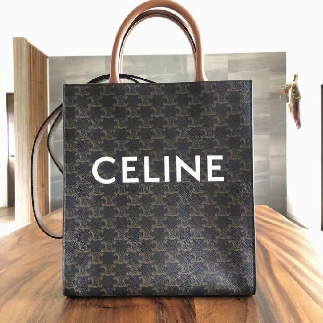 大人も着やすいシンプルファッション 新品セリーヌCeline - celine トートバッグスモール カバ　トートバッグ バーティカル トートバッグ