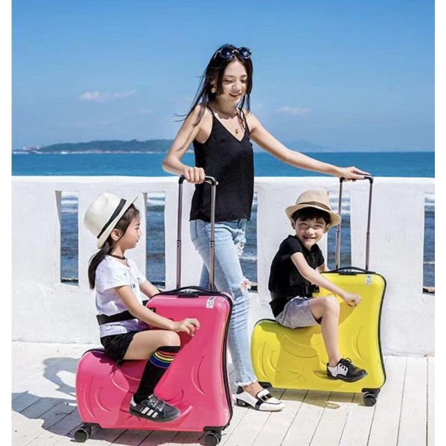 【お得セット】子供が乗れるキャリーケース キッズトラベル Mサイズ オレンジ レディースのバッグ(スーツケース/キャリーバッグ)の商品写真