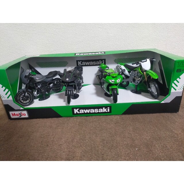 新品　マイスト 1/12スケール kawasaki モーターサイクル　４台セット