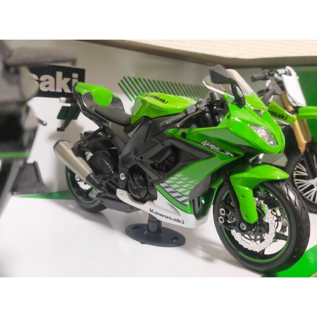 新品　マイスト 1/12スケール kawasaki モーターサイクル　４台セット 4