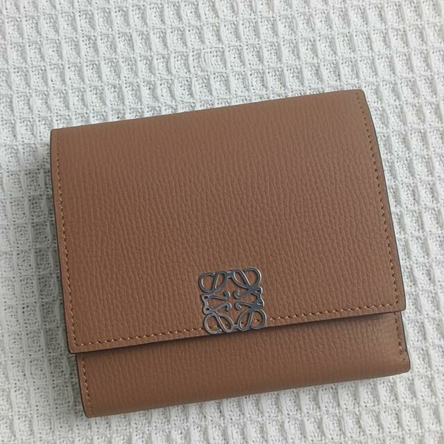 LOEWE ロエベ アナグラム スクエア 8cc ウォレット タン nbac.edu.vn