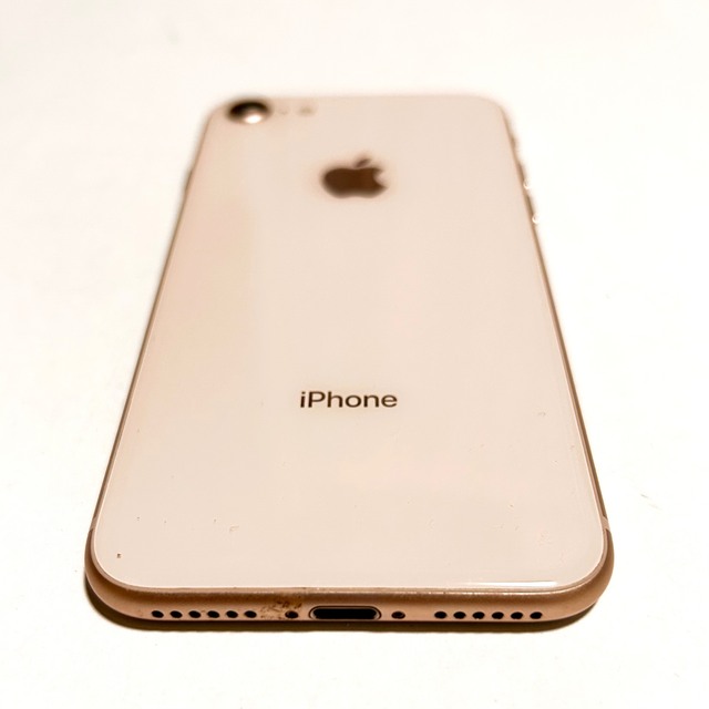 iPhone(アイフォーン)のiPhone8 本体のみ 64GB au版SIMフリー スマホ/家電/カメラのスマートフォン/携帯電話(スマートフォン本体)の商品写真