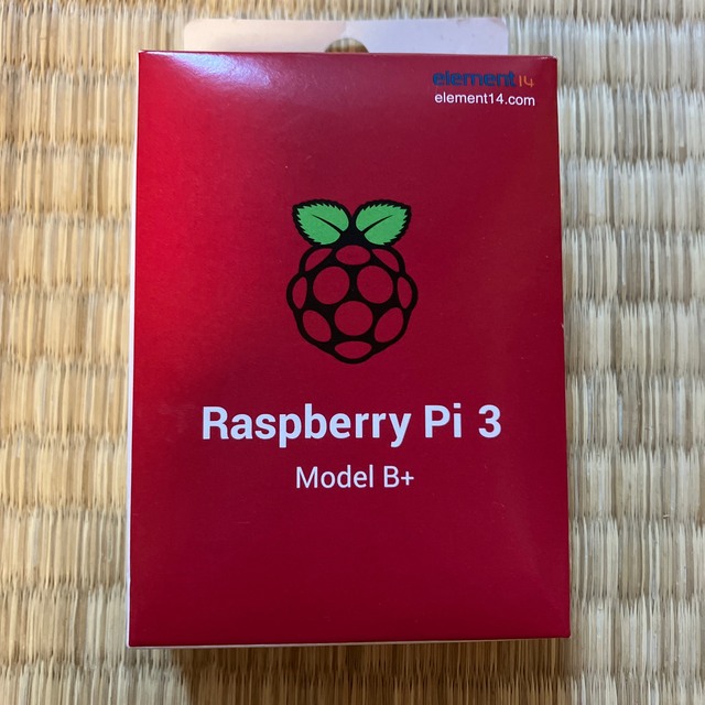 Raspberry Pi 3 Model B+ テキスト付き