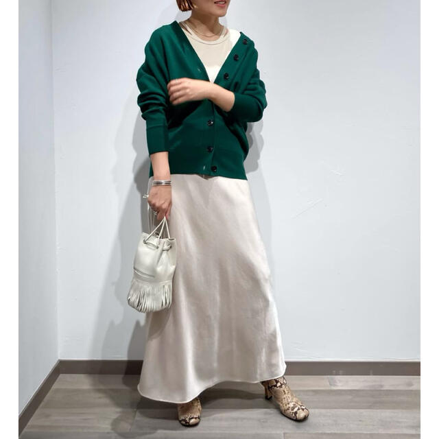 Noble - NOBLE ナローAラインサテンスカート◇ ¥19,800税込の通販 by オールジャンル激安ショップ|ノーブルならラクマ Noble - NOBLE ナローAラインサテンスカート◇ ¥19,800税込の通販 by オールジャンル激安ショップ|ノーブルならラクマ