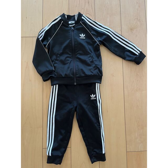 adidas(アディダス)の美品　アディダス  サイズ90 BLACKセットアップ キッズ/ベビー/マタニティのキッズ服男の子用(90cm~)(ジャケット/上着)の商品写真