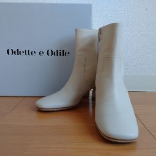 オデットエオディール(Odette e Odile)のOdette e Odile  ショートブーツ オフホワイト【22cm】(ブーツ)