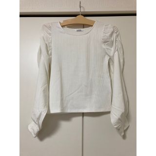 INGNI - INGNIイング白パワーショルダーカットソーの通販|ラクマ