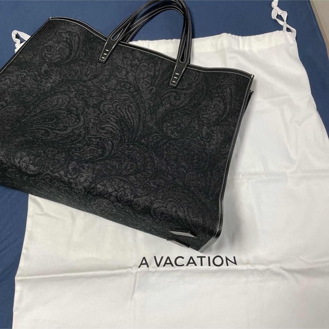 A VACATION(アヴァケーション)のアヴァケーション タンク ペイズリー 黒 かなりの美品です。 レディースのバッグ(トートバッグ)の商品写真