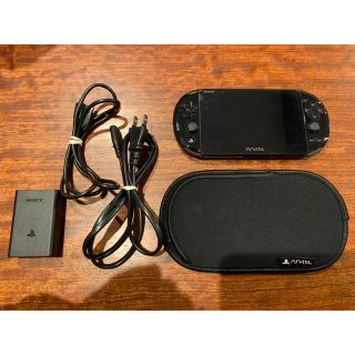 プレイステーションヴィータ(PlayStation Vita)のPS vita 2000 ブラック 本体 純正充電器 収納ポーチ WiFiモデル(家庭用ゲーム機本体)