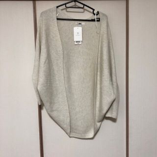 ユニクロ(UNIQLO)のUNIQLO ドルマンニット　試着のみ　白系(カーディガン)