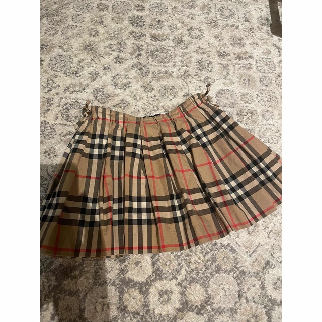 BURBERRY(バーバリー)のバーバリー　キッズ　スカート キッズ/ベビー/マタニティのキッズ服女の子用(90cm~)(スカート)の商品写真