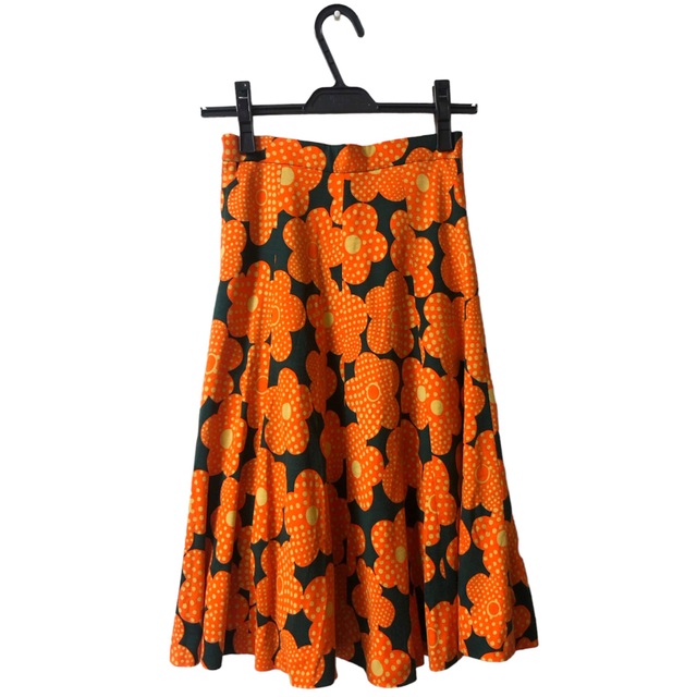 レトロ花柄　フレアスカート レディースのスカート(ひざ丈スカート)の商品写真