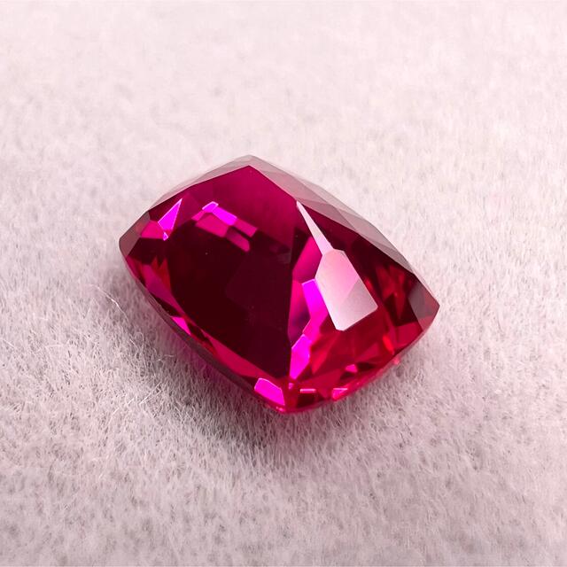 売切り特価 再結晶 ルビー ピジョンブラッド相当 クッションカット