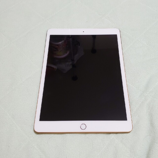 美品】Apple iPad 第8世代 WiFi 32GB ゴールド - タブレット