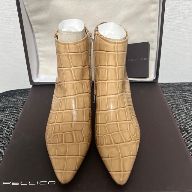 PELLICO(ペリーコ)のペリーコ  ショートブーツ 型押し　新品　37 レディースの靴/シューズ(ブーツ)の商品写真