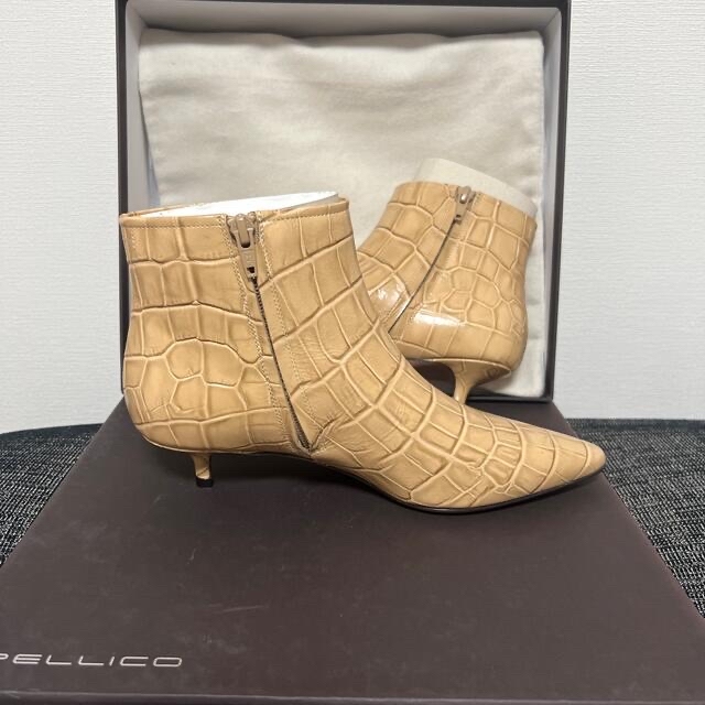 PELLICO(ペリーコ)のペリーコ  ショートブーツ 型押し　新品　37 レディースの靴/シューズ(ブーツ)の商品写真