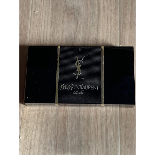 YSL イブサンローラン　 ゴールドガスライター メンズのファッション小物(タバコグッズ)の商品写真