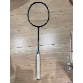 ヨネックス(YONEX)のバドミントンラケット　YONEX  アストロクス88Ｓ　PRO  4U5(バドミントン)