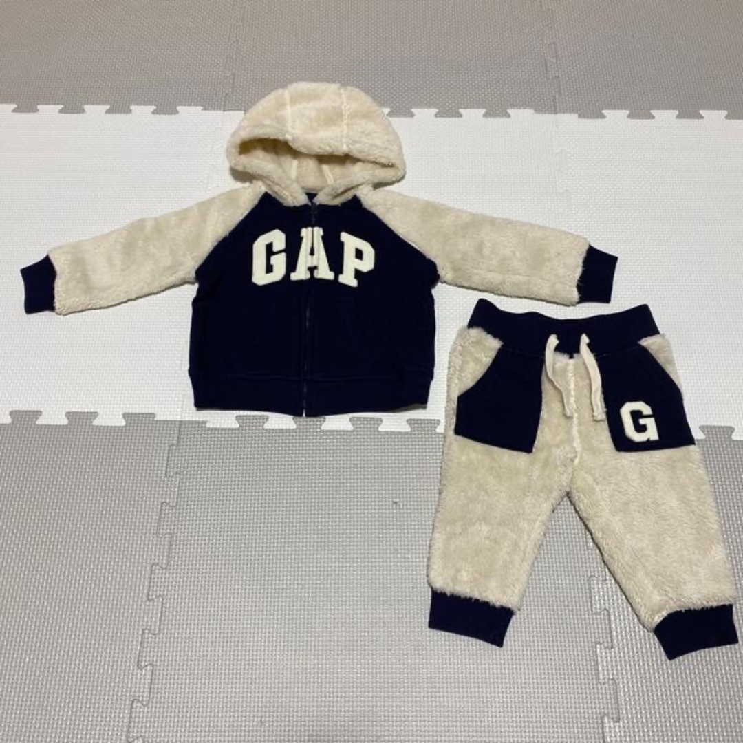 babyGAP(ベビーギャップ)のbabyGAP ボアセットアップ　2セット キッズ/ベビー/マタニティのベビー服(~85cm)(ジャケット/コート)の商品写真