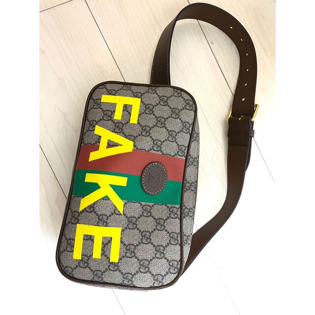 正規品販売! Gucci - FAKEロゴ ショルダー ボディーバック 未使用