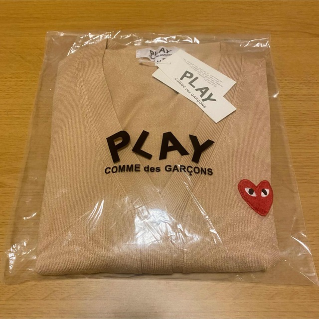 COMME des GARCONS(コムデギャルソン)の【即日発送】PLAYコムデギャルソン　カーディガンVネック レディースのトップス(カーディガン)の商品写真