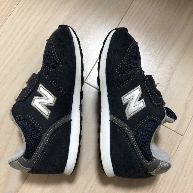 New Balance(ニューバランス)のニューバランス　スニーカー　IZ996 紺　ネイビー　15cm キッズ　靴 キッズ/ベビー/マタニティのキッズ靴/シューズ(15cm~)(スニーカー)の商品写真