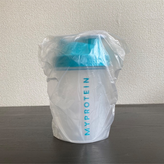 MYPROTEIN(マイプロテイン)の【新品未使用】【送料込み】マイプロテイン シェイカー 400ml スポーツ/アウトドアのトレーニング/エクササイズ(トレーニング用品)の商品写真