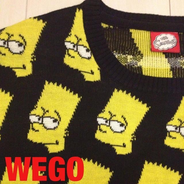 WEGO(ウィゴー)のThe Simpsons 総柄ニット レディースのトップス(ニット/セーター)の商品写真