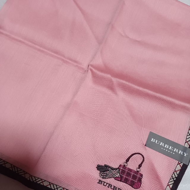 BURBERRY(バーバリー)の値下げ📌バーバリー☆大判ハンカチーフ👜58×58 レディースのファッション小物(ハンカチ)の商品写真