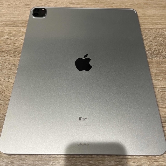 Apple(アップル)の※よく読んで！　反りiPad Pro 12.9第5世代 WiFi 128GB スマホ/家電/カメラのPC/タブレット(タブレット)の商品写真