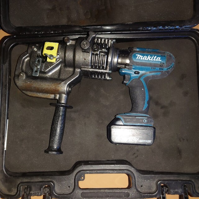 かじやさん専用』商品 Makita 充電式パンチャー(油圧式)PP200DRG かじやさん専用』商品 Makita 充電式パンチャー(油圧式)PP200DRG