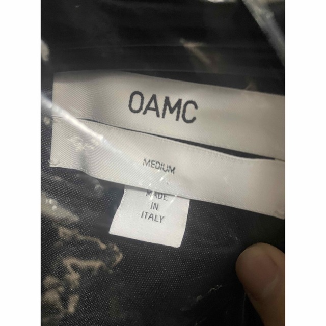 本日限定で大幅値下げ19AW OAMC タスクコート　モーガン蔵人着用 メンズのジャケット/アウター(ステンカラーコート)の商品写真